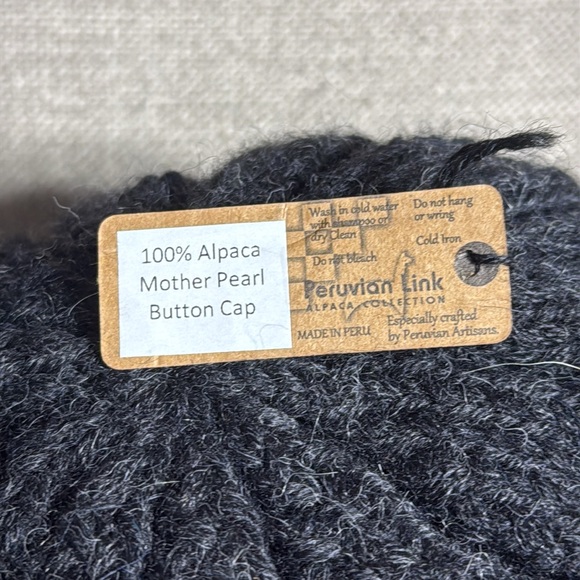Peruvian Link Bundle - Alpaca Mother Pearl Button Cap & Socks - Picture 6 of 9